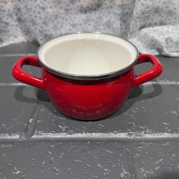 Other - Small vintage Enamel Pot